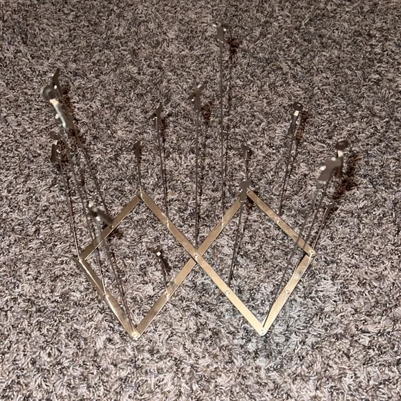 🤩4/$15🥳 expandable multi-height picture holder - Picture 2 of 5